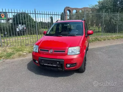 Second-hand Fiat Panda 4x4 Climbing 69 CP (50 kW) 2012 Roșu Hatchback