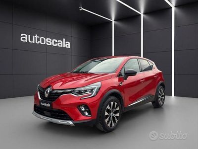 Usata Renault Captur Intens 101 CV (74 kW) 2023 Rosso SUV