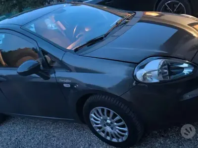Usata Fiat Grande Punto 69 CV (50 kW) 2016 Grigio Utilitaria