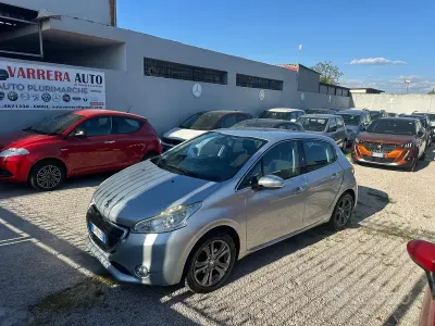Usata Peugeot 208 Allure 68 CV (50 kW) 2014 Grigio Utilitaria