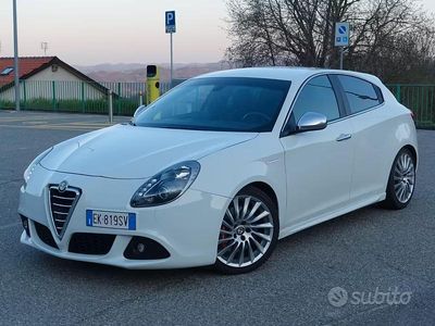 Usata Alfa Romeo Giulietta Exclusive 170 CV (125 kW) 2012 Bianco Utilitaria