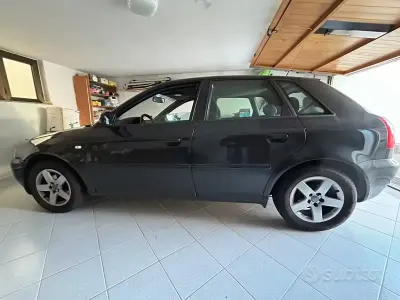 Usata Audi A3 Ambition 102 CV (75 kW) 2001 Nero Utilitaria