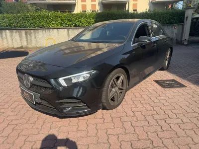 Usata Mercedes A180 Premium 116 CV (85 kW) 2019 Nero Berlina