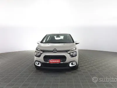 Używany Citroën C3 PureTech 83 KM (61 kW) 2023 Biały Hatchback