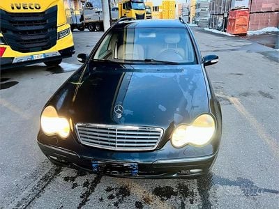 Gebraucht Mercedes C270 170 PS (125 kW) 2004 Blau Kombi