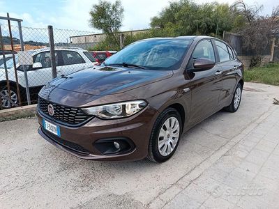 Usata Fiat Tipo Easy 120 CV (88 kW) 2017 Marrone Berlina
