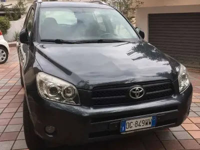 Second-hand Toyota RAV4 Luxury 152 CP (111 kW) 2008 Gri SUV