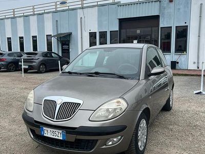 Usata Lancia Ypsilon 60 CV (44 kW) 2006 Grigio Utilitaria
