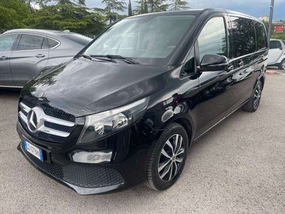 Mercedes V220