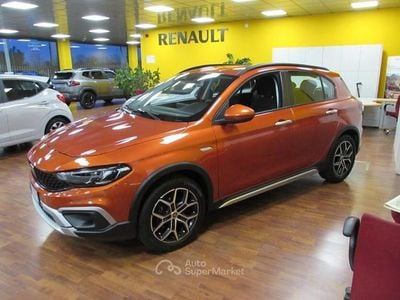 Occasion Fiat Tipo Cross 131 ch (96 kW) 2024 Orange Berline