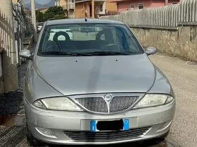 Usata Lancia Ypsilon 60 CV (44 kW) 2002 Grigio Utilitaria