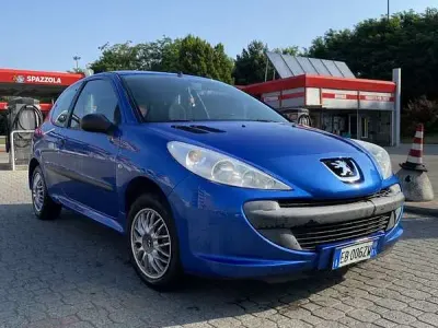 Usata Peugeot 206 60 CV (44 kW) 2010 Bluazzurro Berlina