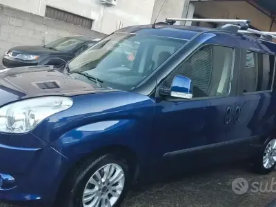 Usata Fiat Doblò Emotion 90 CV (66 kW) 2010 Bluazzurro Monovolume