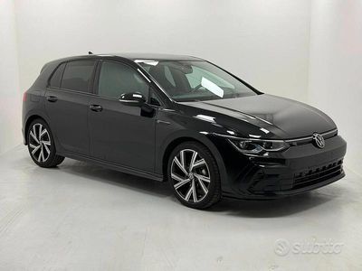 Usata VW Golf VIII R-line 150 CV (110 kW) 2024 Nero Berlina