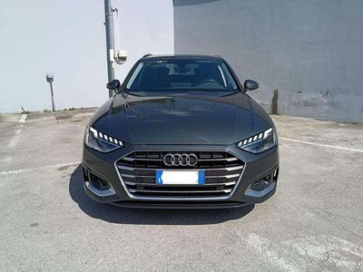 Begagnad Audi A4 Ambiente 136 HK (100 kW) 2024 Grå Kombi