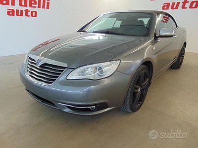 Usata Lancia Flavia 170 CV (125 kW) 2012 Grigio Cabrio
