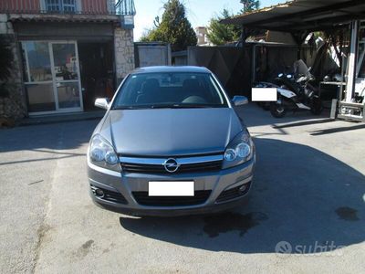Usata Opel Astra 100 CV (73 kW) 2006 Grigio Berlina