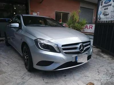 Usata Mercedes A180 Executive 109 CV (80 kW) 2015 Grigio Utilitaria