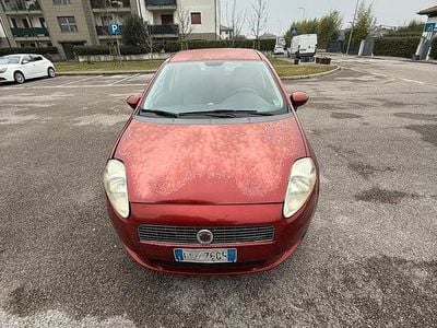 Usata Fiat Grande Punto 75 CV (55 kW) 2009 Rosso Utilitaria