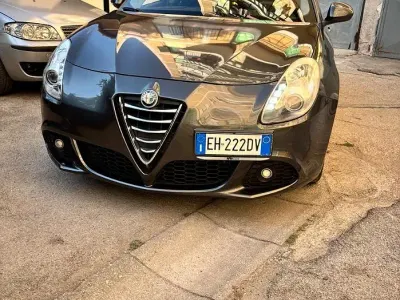 Usata Alfa Romeo Giulietta 105 CV (77 kW) 2011 Grigio Utilitaria