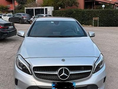 Usata Mercedes A180 Executive 109 CV (80 kW) 2017 Grigio Berlina