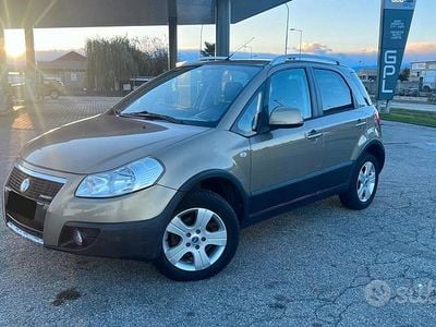 Usata Fiat Sedici Emotion 120 CV (88 kW) 2006 Marrone SUV