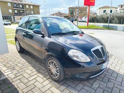 Usata Lancia Ypsilon 75 CV (55 kW) 2009 Nero Utilitaria