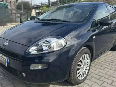 Usata Fiat Punto 95 CV (69 kW) 2018 Blu/azzurro Utilitaria