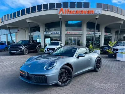 Nuova Porsche 992 486 CV (357 kW) 2025 Grigio Cabrio