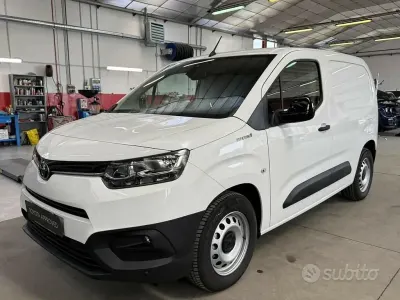 Usata Toyota Proace City City 41 kW (57 CV) 2023 Bianco Monovolume
