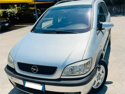 Usata Opel Zafira Elegance 101 CV (74 kW) 2002 Grigio Monovolume