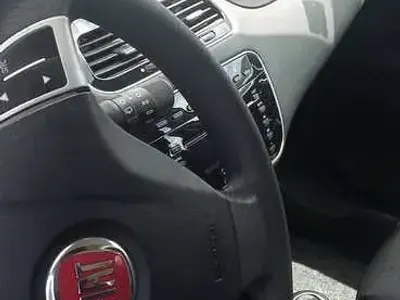 Usata Fiat Punto Pop 77 CV (56 kW) 2013 Argento Utilitaria