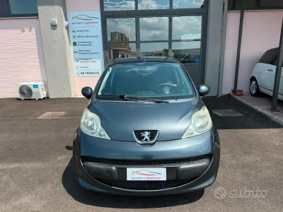 Usata Peugeot 107 68 CV (50 kW) 2007 Grigio Utilitaria