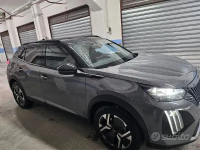 Usata Peugeot 2008 GT 130 CV (95 kW) 2024 Grigio SUV