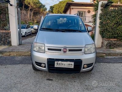 Occasion Fiat Panda 4x4 Climbing 60 ch (44 kW) 2011 Gris Citadine