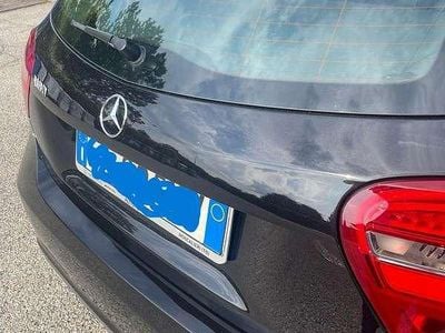 Usata Mercedes A180 Business 109 CV (80 kW) 2016 Nero Berlina
