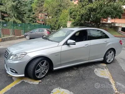 Usata Mercedes E220 AMG 95 CV (69 kW) 2011 Grigio Berlina