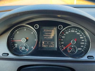 Usata VW Passat 105 CV (77 kW) 2013 Nero Station wagon