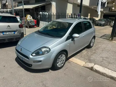 Usata Fiat Punto Lounge 75 CV (55 kW) 2014 Grigio Utilitaria