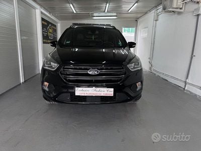 Usata Ford Kuga ST-Line 150 CV (110 kW) 2017 Nero SUV