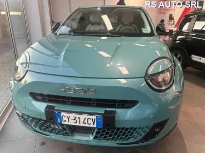 Usata Fiat 600 La Prima 100 CV (73 kW) 2025 Blu SUV