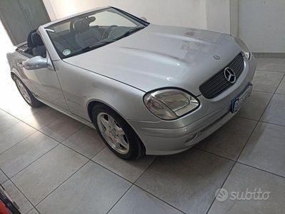 Usata Mercedes SLK200 163 CV (119 kW) 2000 Argento Cabrio