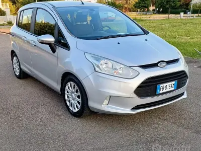Usado Ford B-MAX 75 CV (55 kW) 2015 Gris Monovolumen