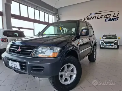 Usata Mitsubishi Pajero 116 CV (85 kW) 2002 Blu SUV