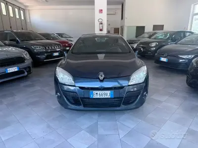 Usata Renault Mégane Cabriolet 110 CV (80 kW) 2012 Grigio Cabrio