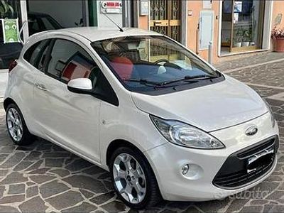 Begagnad Ford Ka 75 HK (55 kW) 2011 Vit Halvkombi