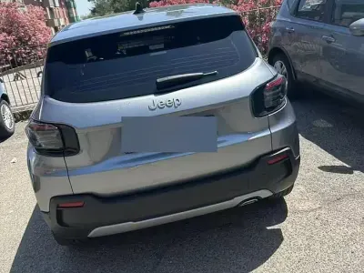 Usata Jeep Avenger 101 CV (74 kW) 2025 Grigio SUV