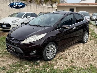 Usata Ford Fiesta 70 CV (51 kW) 2009 Grigio Utilitaria