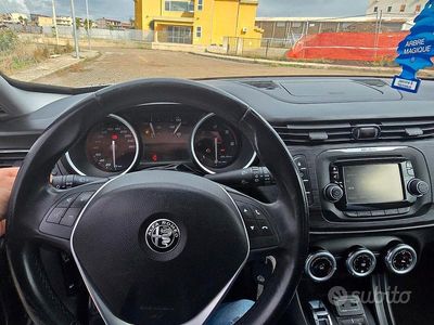 Usado Alfa Romeo Giulietta 120 CV (88 kW) 2017 Gris Utilitario