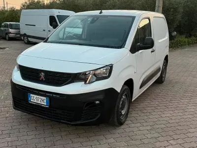 Usata Peugeot Partner 102 CV (75 kW) 2021 Bianco Monovolume